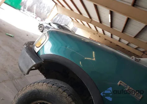 1997 Ford F-150 Lariat/Xl/Xlt from USA, damaged, VIN 1FTDX08W9VKD28941